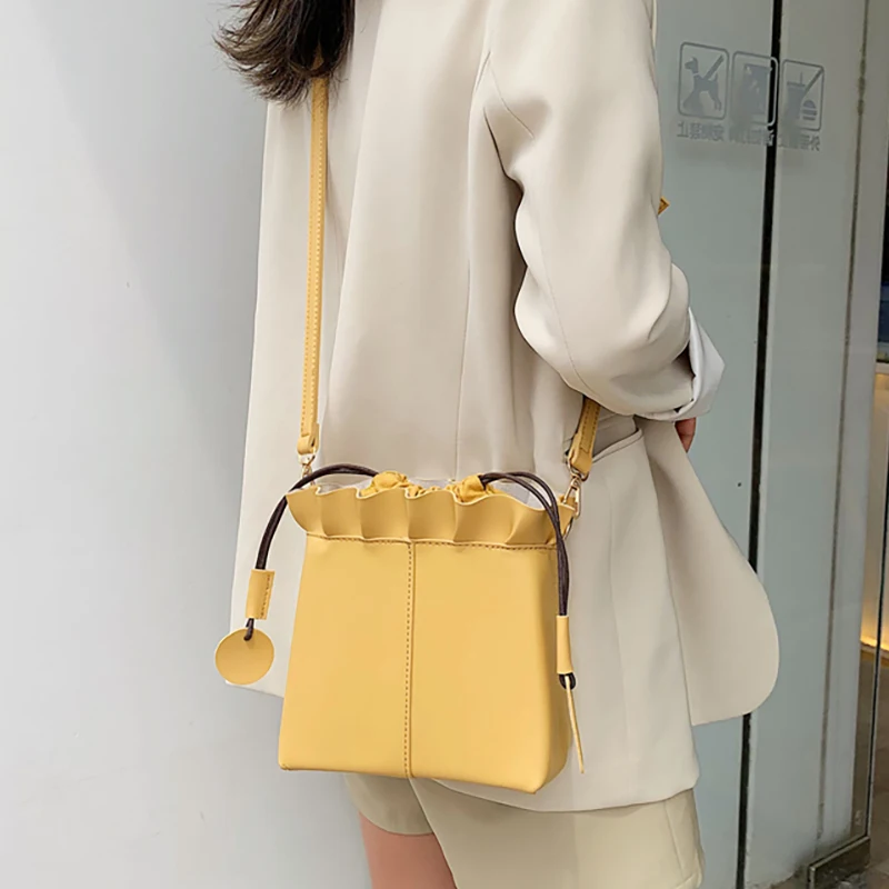 

ETAILL Box Shape Bucket Bag Drawstring Shoulder Bag Women's Casual Crossbody Bags New PU Leather Shoulder Bags