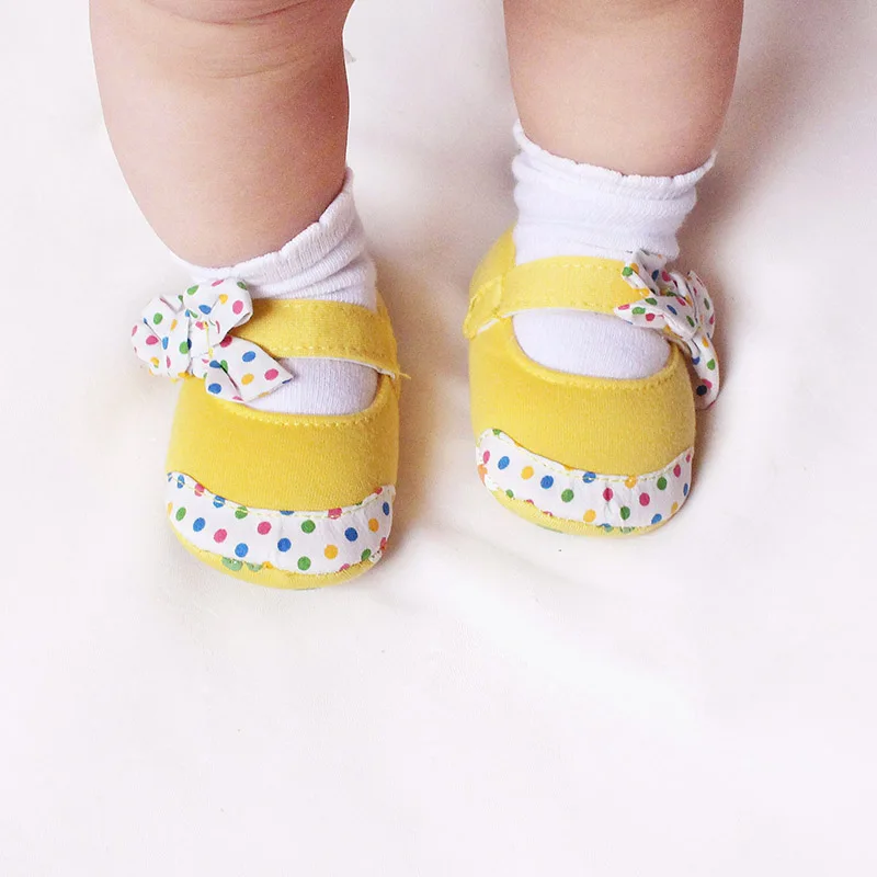 

Cute Cotton Butterfil-Knot Polka Dot For Spring Autumn Baby Shoes Colors Pink And Yellow Baby Girl Shoes First Walkers 2016