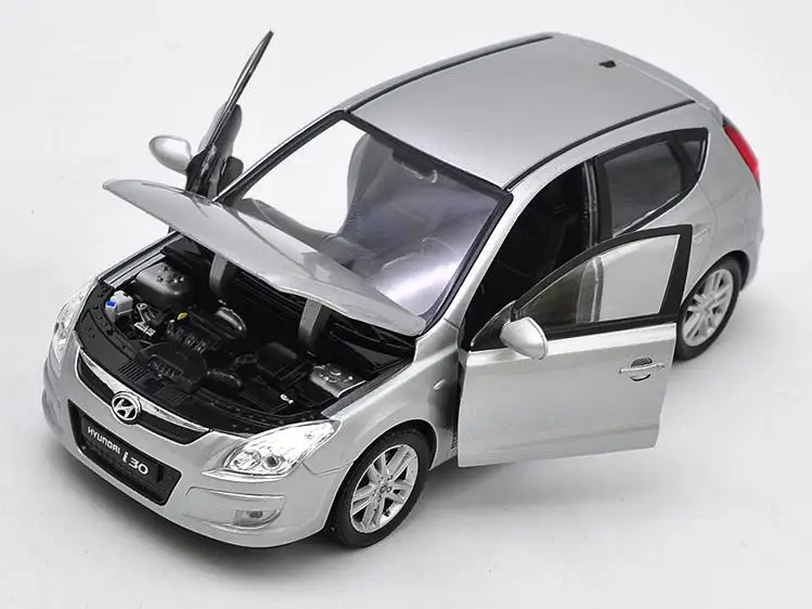 

1:24 high simulation Hyundai i30 alloy car model,collection of gifts for children's toys,free shipping