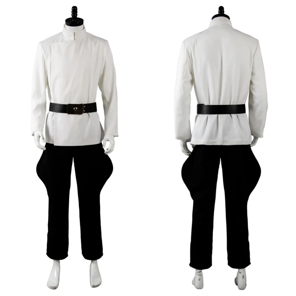 11000108-cosplayying