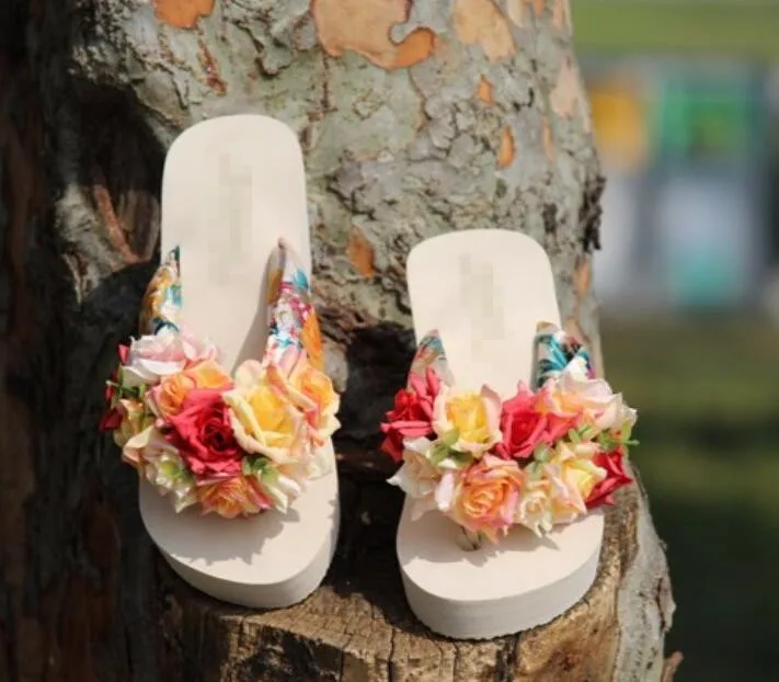 Тапочки женские модные пикантные летние губчатые босоножки с цветочным принтом очень плотная верхняя одежда нескользящая подошва с елочкой пляжная обувь - Цвет: Слоновая кость