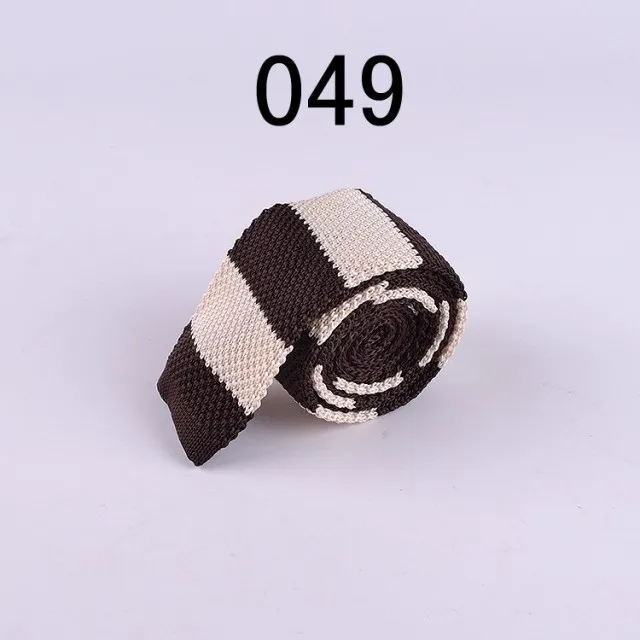 049