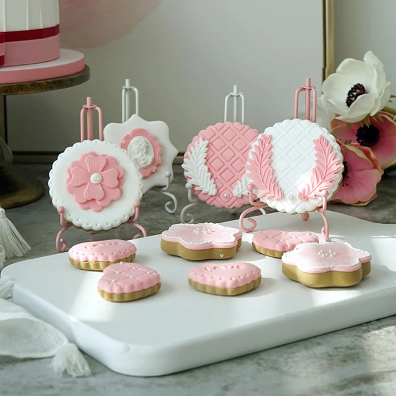 

SWEETGO Artificial fondant cookies fake dessert pink model clay dessert decorating for showcase photography props wedding heart