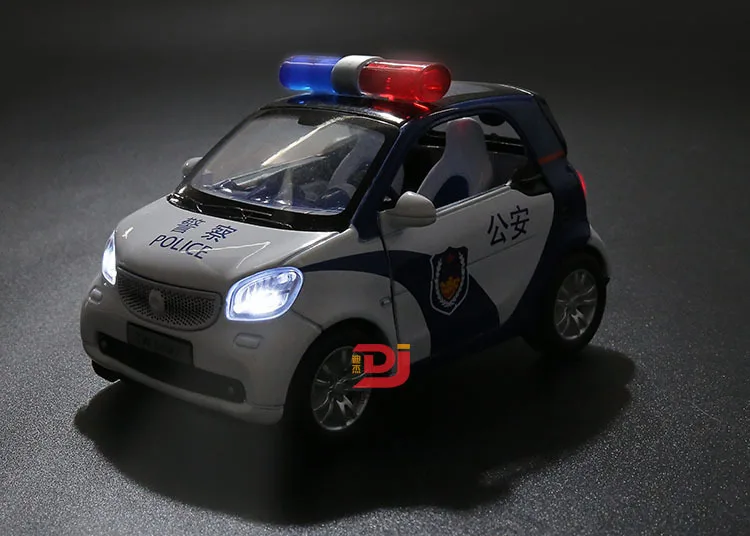 Новинка 1:32 игрушечный автомобиль Bz умный полицейский металлический сплав литая под давлением модель автомобиля Миниатюрная модель звук и свет модели игрушечных автомобилей для детей