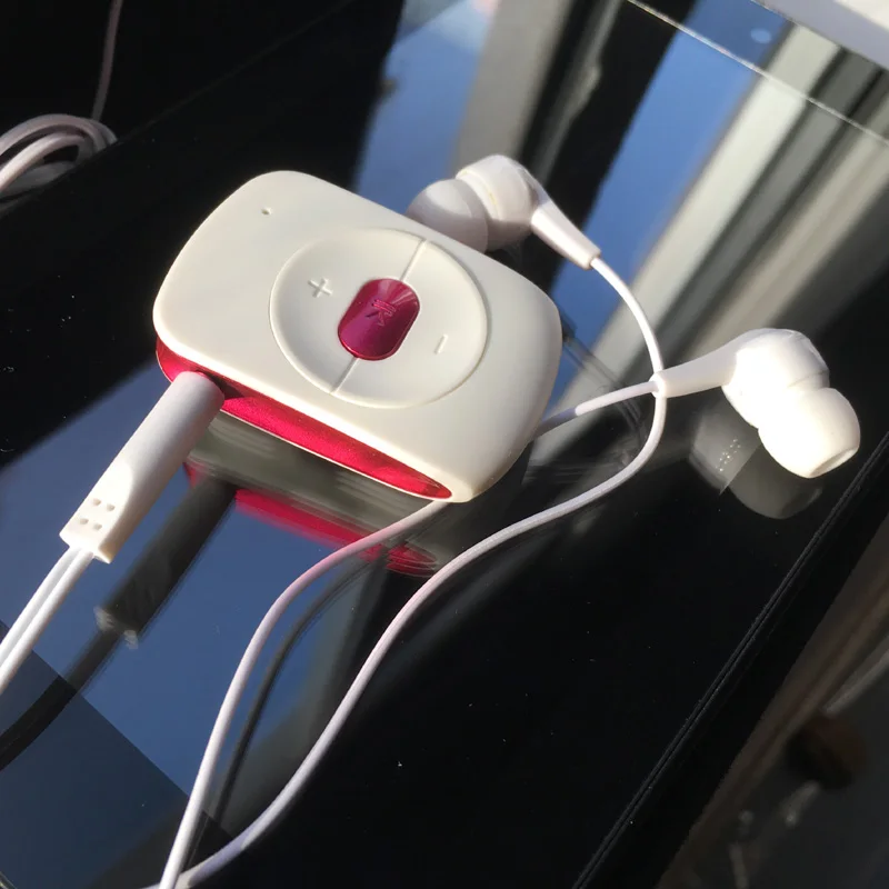 

4GB Clip Sports MP3 Player Walkman Built-in Memory Movement Good Gift Mini MP3 Music Player (611)