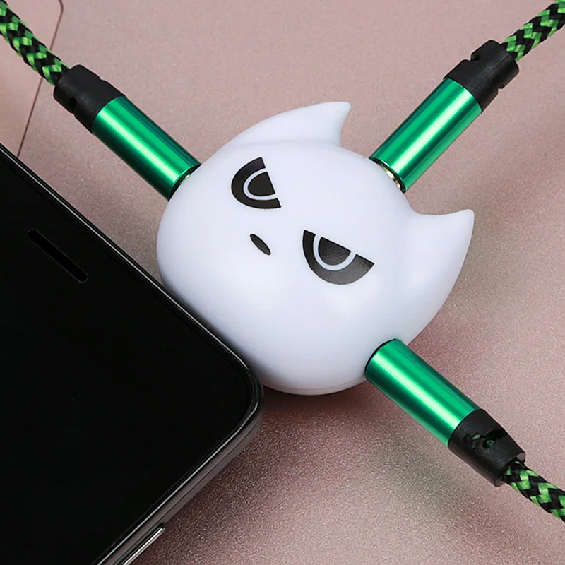 

CatXaa 1 to 3 Audio AUX Cable Splitter Cute Batman Music Share Adapter 3.5mm Jack Dust Plug for MP3 MP4 Notebook Mobile Phone
