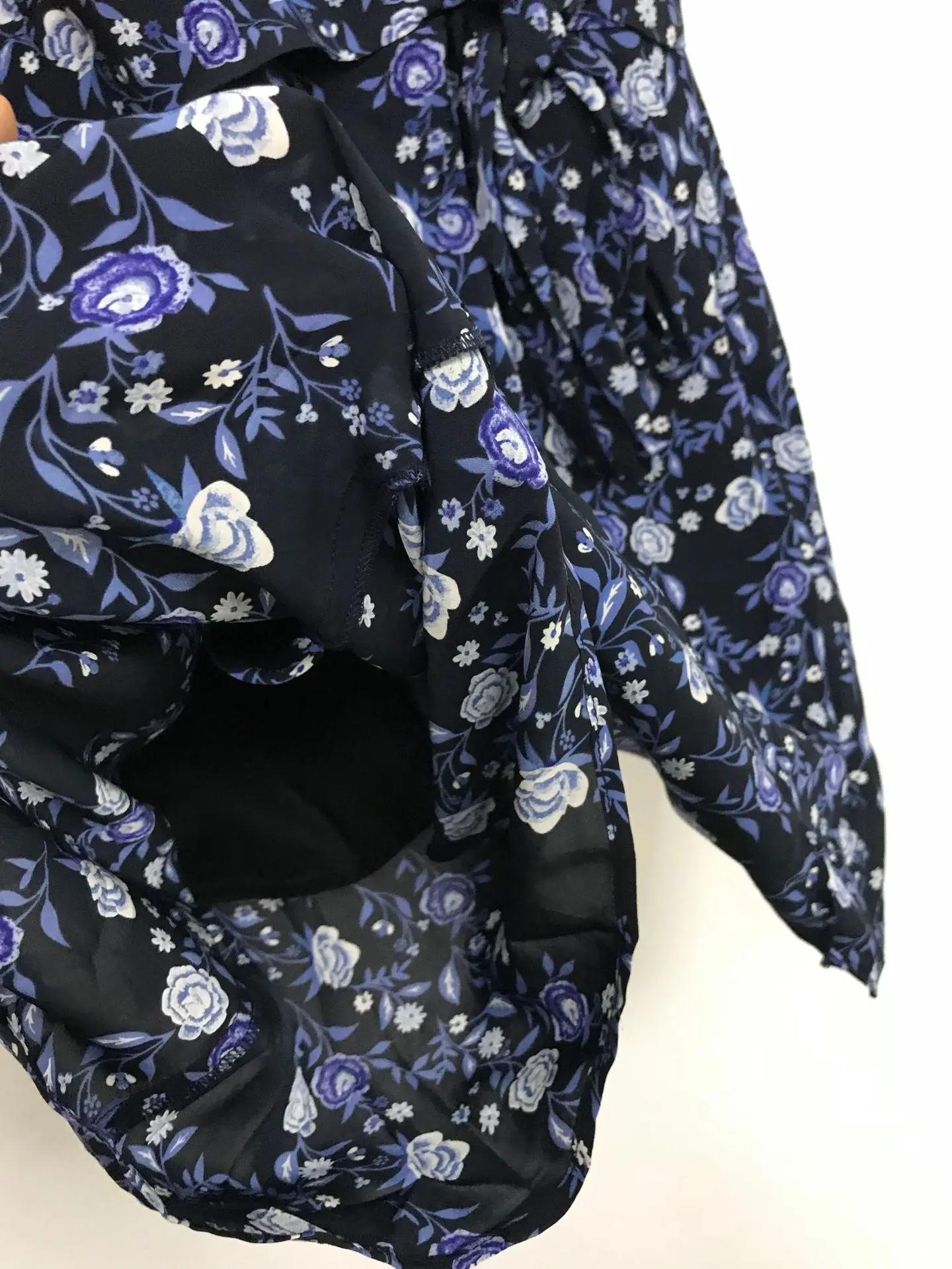 2019 Spring and Summer New Lace V Collar Printed Sleeved Style Women's Collar Lace Straight Casual Pants Women 2019 Spring and Summer New Lace V Collar Printed Sleeved Style Women's Collar Lace Straight Casual Pants Women