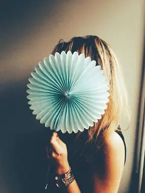 

4pcs 25cm Solid Chinese Tissue Paper Fans Wedding Decoration Hanging Decorative Supplies Handmade Foldable Fan Flower Home Party