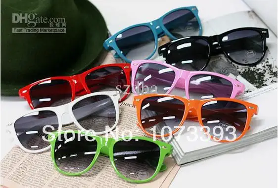 Wholesale - 20PCS Colored glasses sunglasses retro men and women can wear | Тематическая одежда и униформа