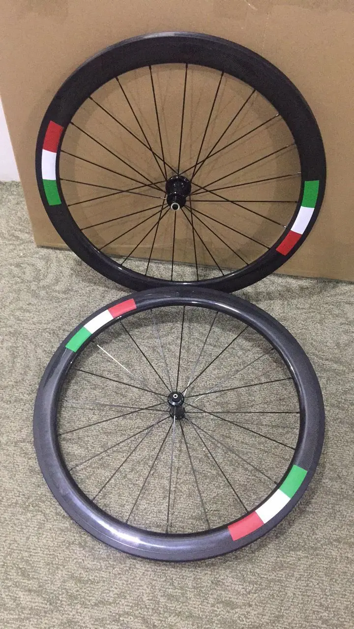 

Customized logo bike carbon wheels 50mm glossy clincher 700C italy logo full bicycle wheelset 23mm racing wheels made in China