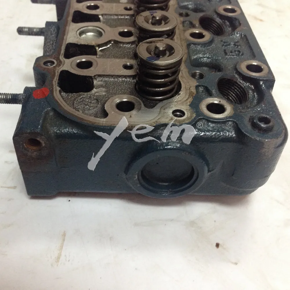 Kubota Engine D722 Cylinder Head Assy