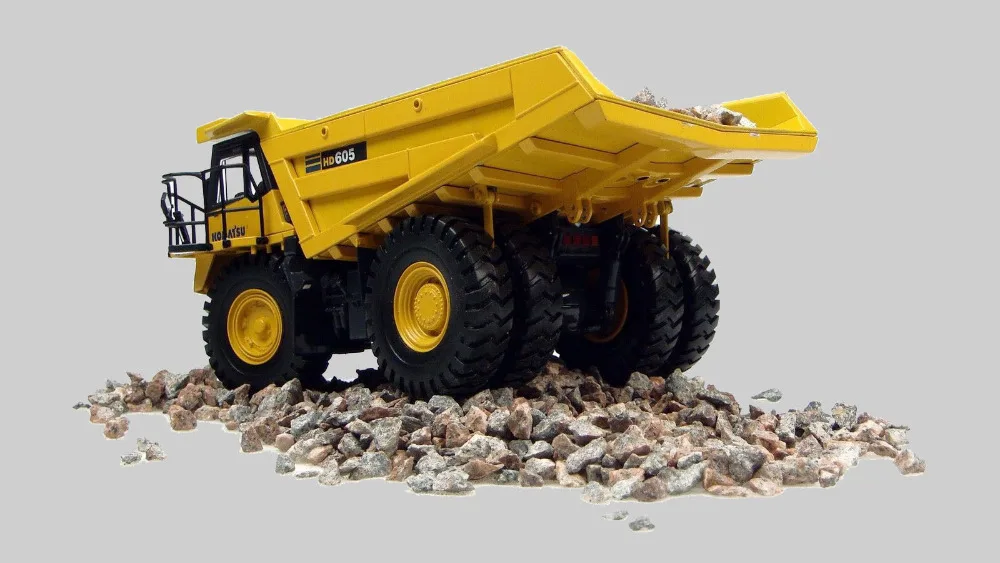 Универсальный хобби Komatsu HD 605 внедорожный грузовик 1:50 Масштаб литой UH8009