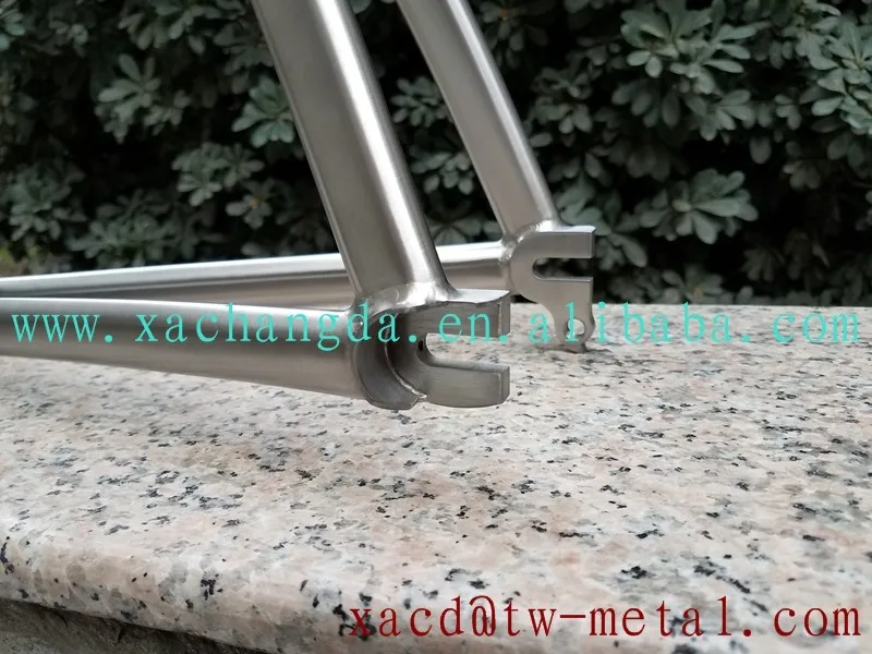 Cheap Titanium blade bicycle frame chinese Ti Time Trial bicycle frame Custom Titanium 700C road bike frame 5