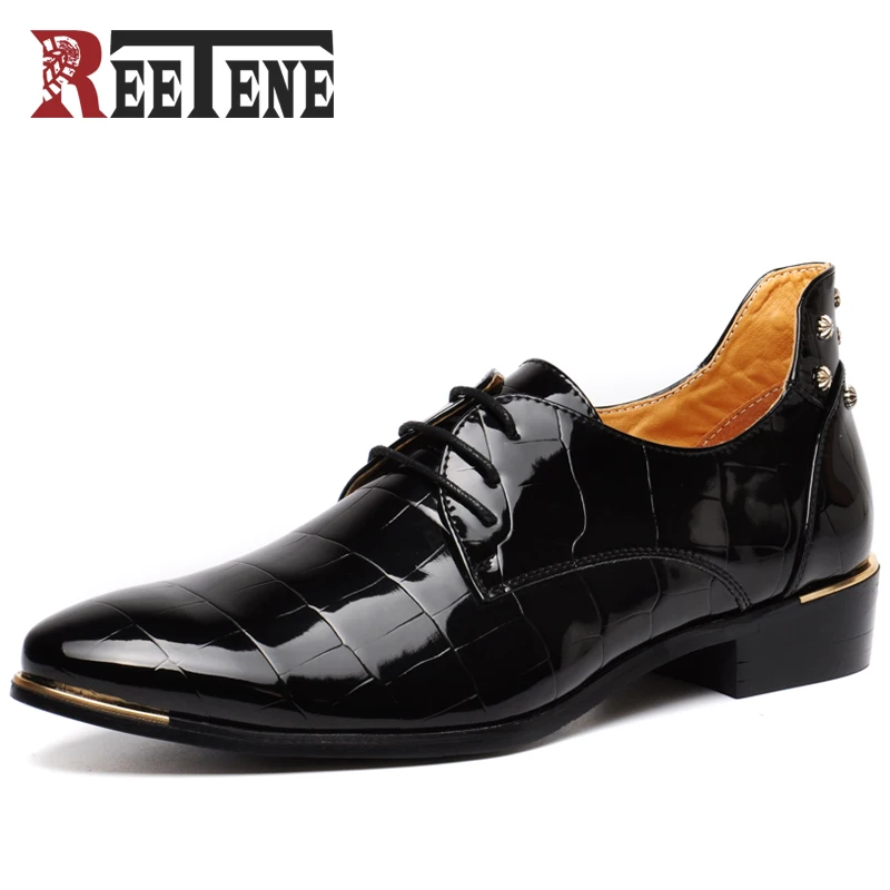 comprar REETENE Rebites Patente Dos Homens Se Vestem Sapatos Da Moda Outono Sapatos Para Homens de Alta Qualidade Homens Sapatos Casuais Apartamentos Dos Homens Dos Homens Do Casamento sapatos