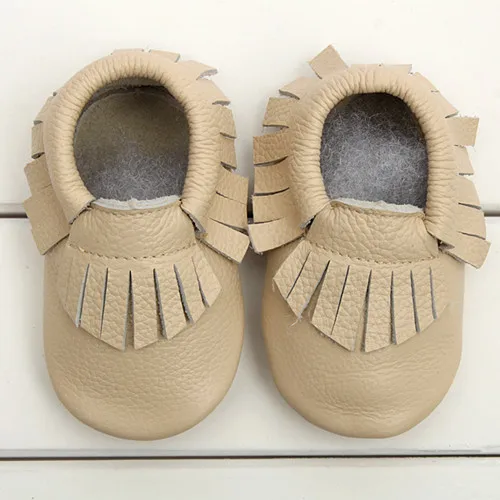 Обувь из натуральной кожи; обувь для малышей; с бахромой и бантом; детские мокасины; первые шаги для новорожденных и маленьких девочек и мальчиков обувь - Цвет: beige