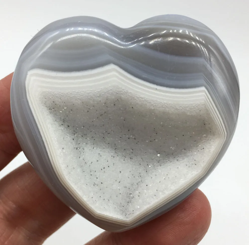 

74g Natural Agate heart CRYSTAL Agate geode Carved CRYSTAL stones GIFT