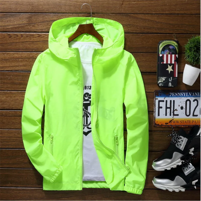 

2018 Ultra-Light Men's Summer Hooded Jacket Super-Thin Windbreaker Packable Skin Coat Sunscreen Waterproof Beach Casual Jackets