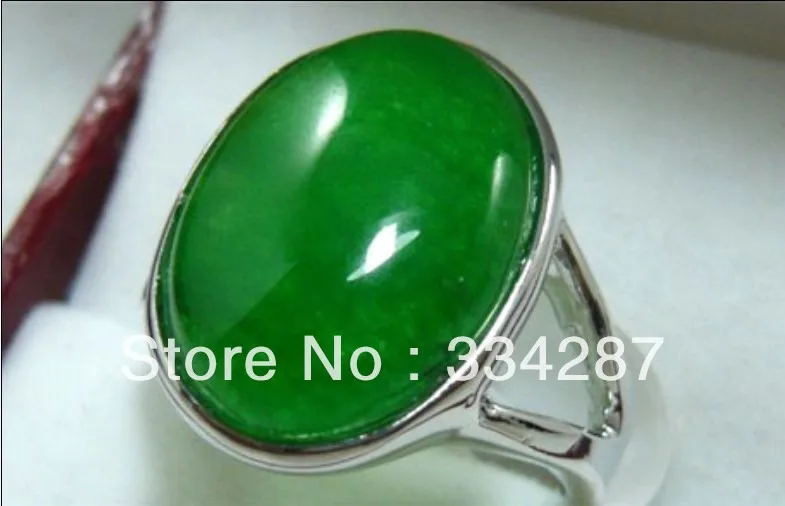Потрясающее зеленое нефритовое кольцо 18KGP