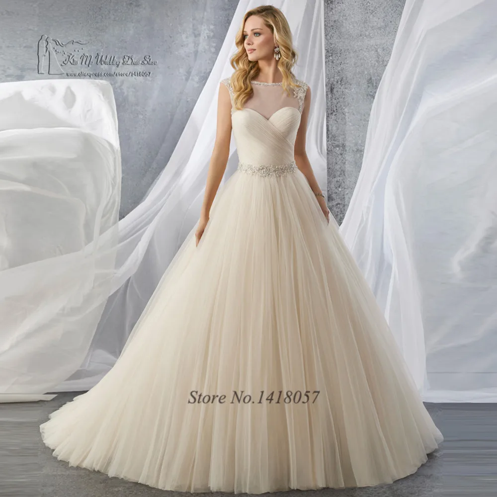 Custom Made Vintage Wedding Dress 2017 Princess Wedding Gowns Lace Beaded Korean Bride Dresses Vestidos de Casamento Buttons Custom Made Vintage Wedding Dress 2017 Princess Wedding Gowns Lace Beaded Korean Bride Dresses Vestidos de Casamento Buttons