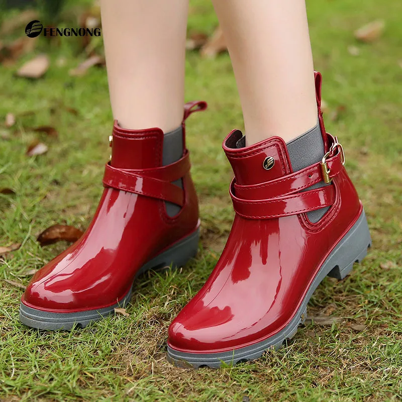 Г. Новые детские модные ботинки из ПВХ водонепроницаемые женские непромокаемые ботильоны однотонная обувь для дождливой погоды с пряжкой большие размеры 35-41, Нескользящие резиновые сапоги - Цвет: Red