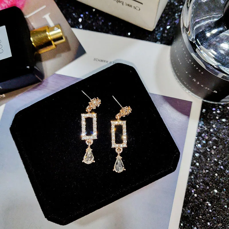 Cute-sweet-rhinestone-plated-alloy-hoop-pendant (4)