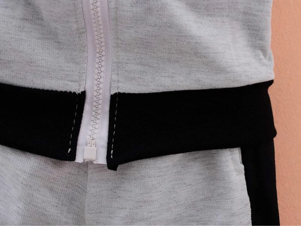 AB000743-4
