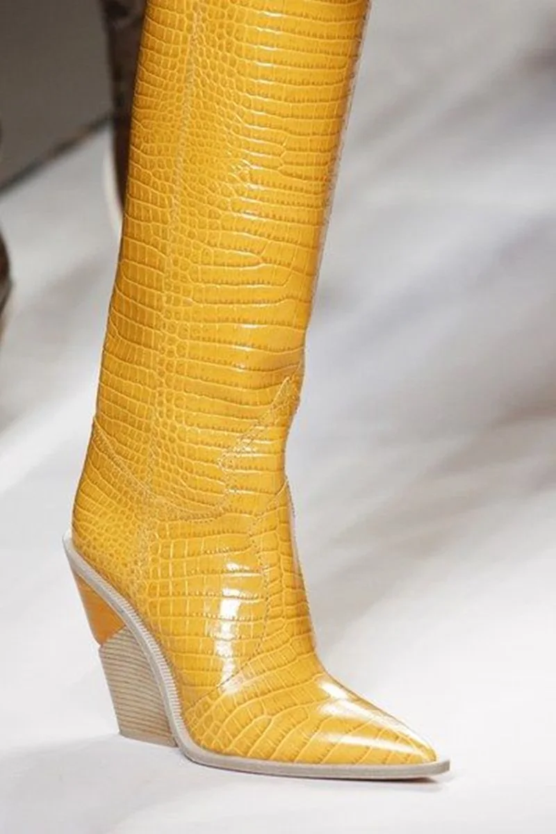 Vankering/модная дизайнерская ковбойская женская обувь на необычном высоком каблуке с острым носком; сезон осень-зима; высокие женские сапоги для бега