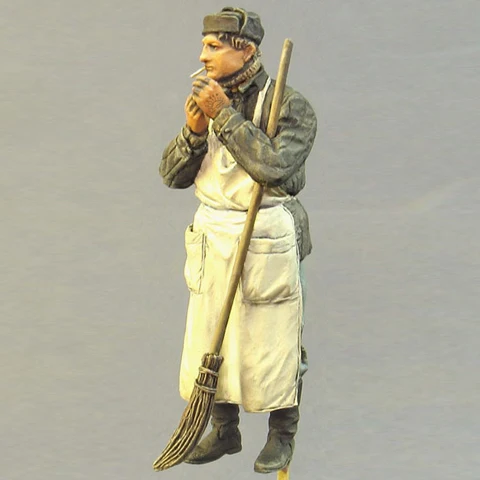 

1/35 Assembly Resin Figure kit Logistics soldier