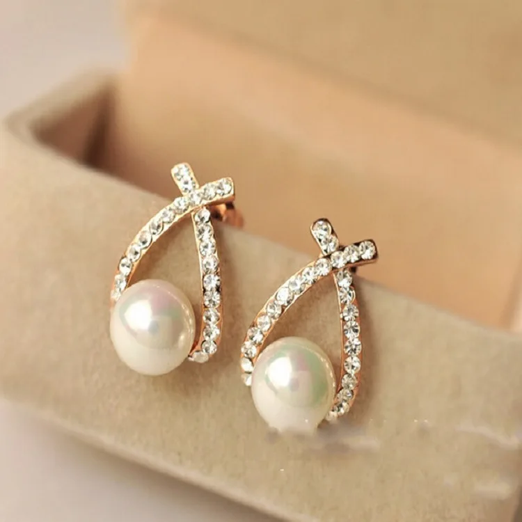 

2018 New Fashion Female Elegant Cute Pearl Stud Earrings for Women Korea Earrings For Women Gift Jewelry Accessories hot sale