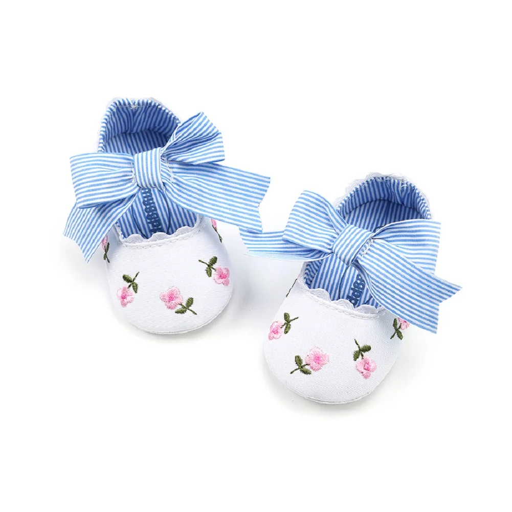 Нескользящая детская обувь в цветочек с бантом для новорожденных девочек - Цвет: Белый