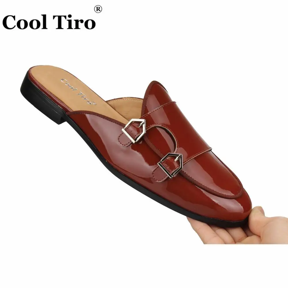 Cool Tiro/туфли без задника с двойным моном; мужские шлепанцы; мокасины; Цвет Черный; лакированная кожа; свадебные модельные туфли; повседневная обувь на плоской подошве с металлическими пряжками - Цвет: Шоколад