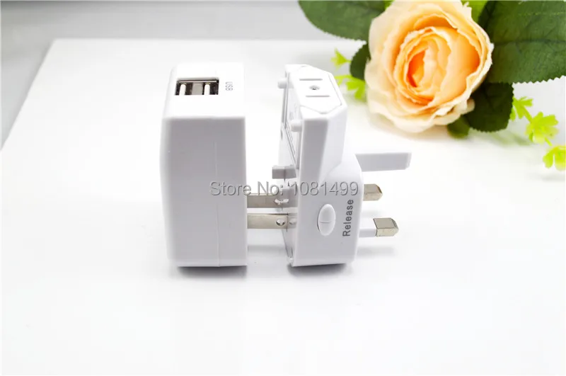 universal travel adapter