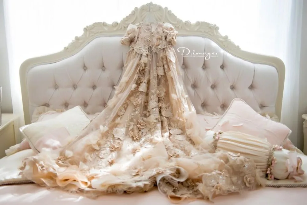 Bloem Meisje Jurk voor Bruiloft 2018 Satin Gold Kant Applicaties Kralen Baljurk Girl Party Communie Jurk Pageant Jurken Bloem Meisje Jurk voor Bruiloft 2018 Satin Gold Kant Applicaties Kralen Baljurk Girl Party Communie Jurk Pageant Jurken