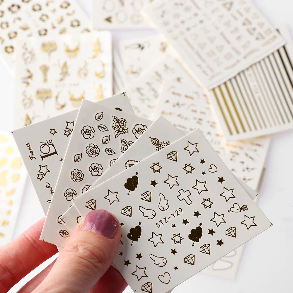 

16Pcs Gold Silver Nail Art Sticker Water Snowflake Tree Deer Pattern for Nail Art Decoration Glitter DIY Decals Manicure Decals