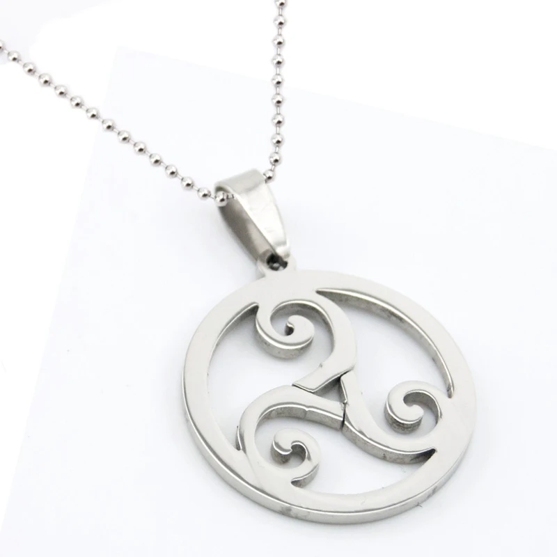 Celtic-Triple-spiral-men-jewelry-necklace-triskel-inspired-necklace-stainless-steel-Necklaces-Pendants-for-women-gift (5)