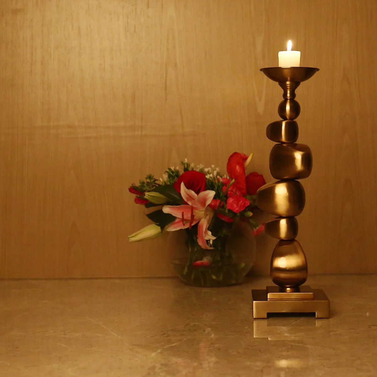 

TOOARTS Columnar Candlestick Metal Sculpture Double Square Base Cobblestone Imitation Candlelight Table Ornament Wedding Decor