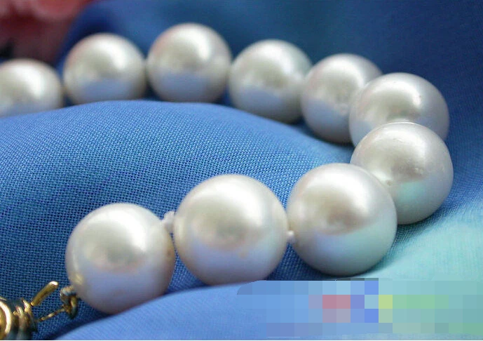 

0960 white round freshwater cultured pearl bracelet