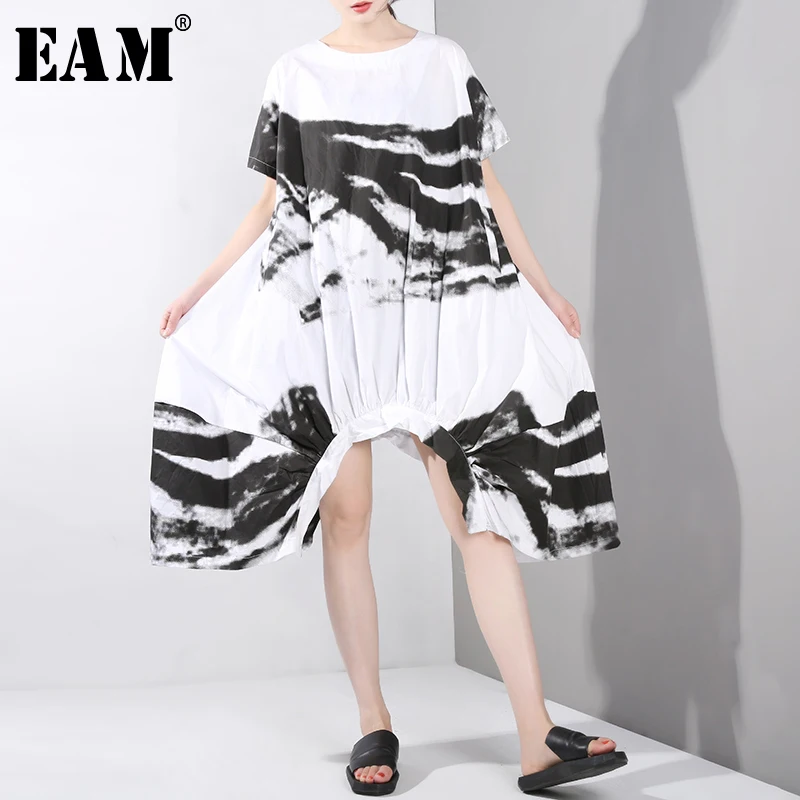 

[EAM] 2019 New Spring Summer Round Neck Short Sleeve Pattern Printed Big Size Irregular Hem Dress Women Fashion Tide JU769