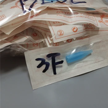 

100Pcs 3F Disposable Eyebrow Tattoo Caps Plastic Tips for Semi Permanent Makeup Machine Traditional Needles Accessories