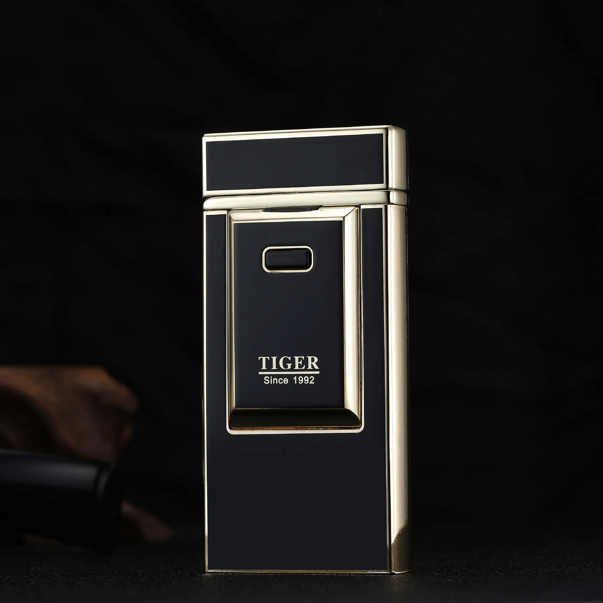 

Press Button Thunder Metal Electronic Cigarette Lighter Double Arc Plasma Windproof Usb Charge Men Smoking Cigar Lighter