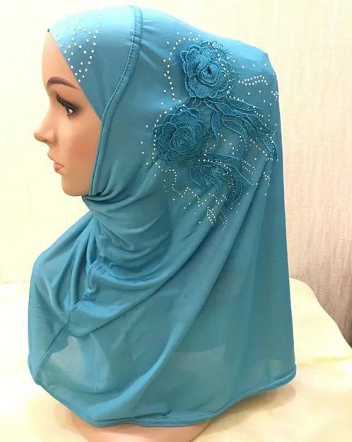 H1136a latest muslim hijab with lace flowers and rhinestones,beautiful
