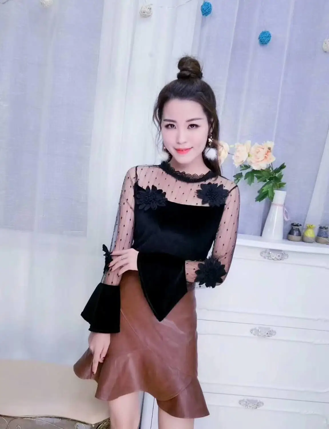 Black tshirt Сексуальный сетчатый топ Transparet в стиле пэчворк, новинка, цветочный велюр, весна-осень, женские футболки с расклешенными рукавами, топы OutsideT93308 - Цвет: Black tshirt