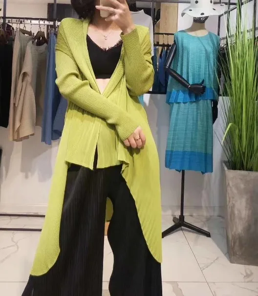 Лидер продаж; модный однотонный плащ с длинными рукавами и воротником-стойкой; miyake; Асимметричная Длина; плащ