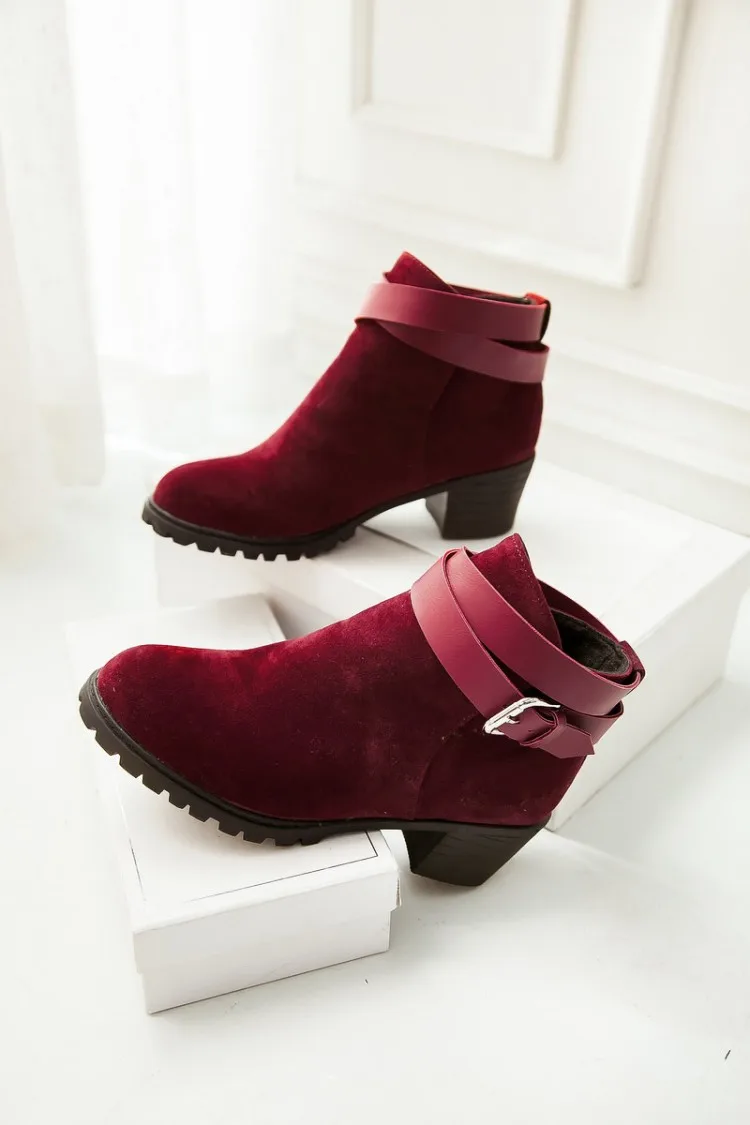 Обувь модные женские ботинки Martin motocicleta mulheres outono inverno botas de couro femininas botas женская обувь текстильная обувь 8–6