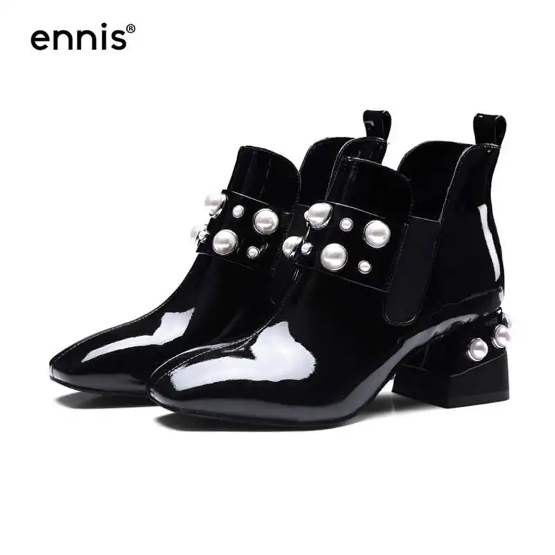 Black ENNIS/ г.; черные женские ботинки из лакированной кожи, Украшенные бусинами и жемчужинами; Дизайнерская обувь «Челси» с квадратным носком; эластичные короткие ботиночки; A7247 - Цвет: Black