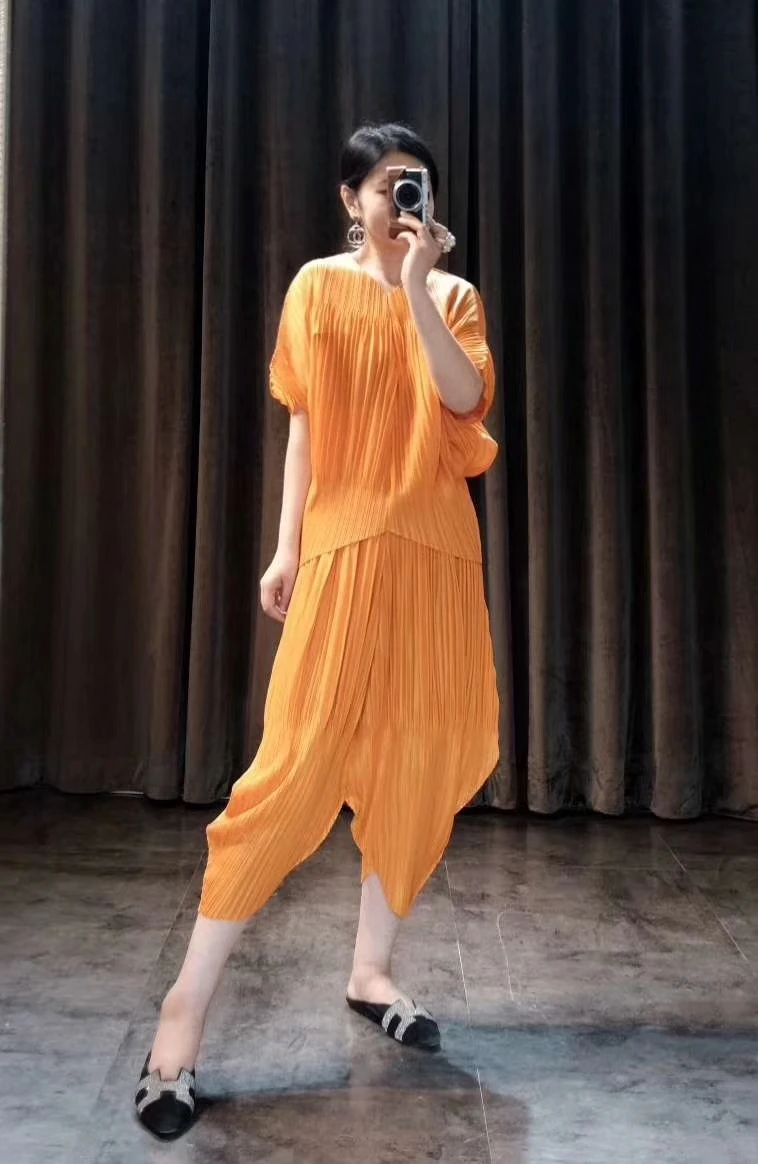 Miyake/ стиль, футболка с v-образным вырезом и рукавами «летучая мышь» в складку, штаны длиной до щиколотки, однотонная одежда из двух предметов