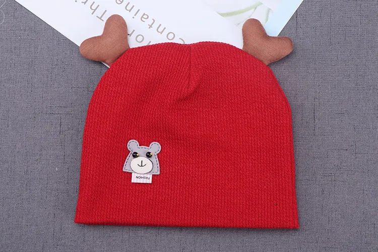 Hylidge/Новинка года; вязаная детская Шапка-бини для девочек; Милая мультипликационная наклейка; шапка для девочек; зимние кепки для девочек; Милая шляпа оленьи рога - Цвет: Red