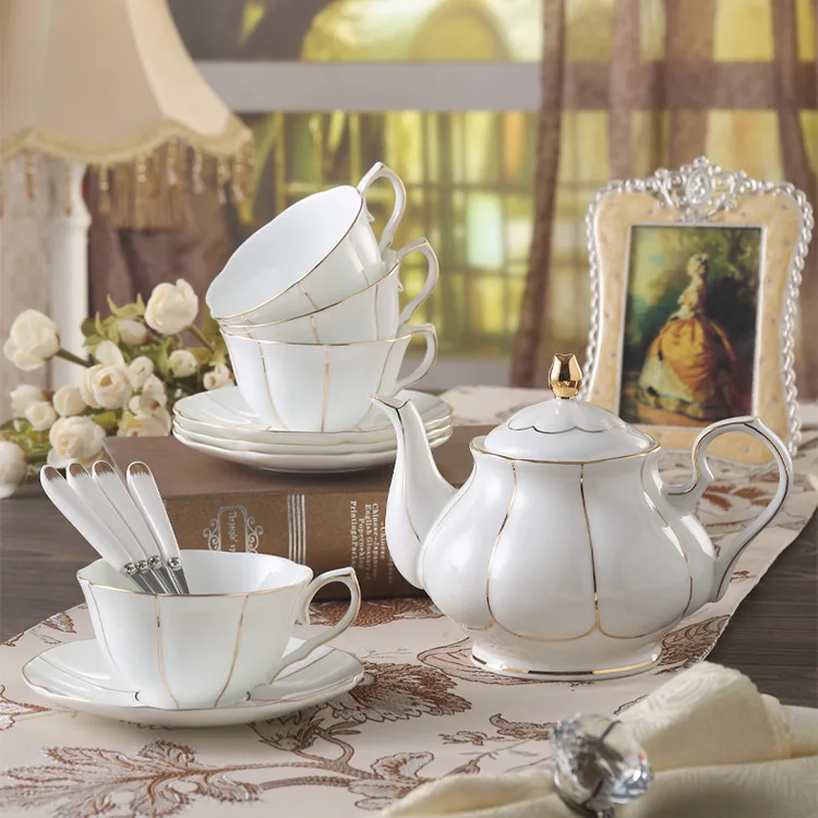 

13 Pcs Sets Ceramic Coffee Pot Cups Saucers Set European Style Gold Painted Bone China Coffee Cups Saucers Tea Set with Spoons