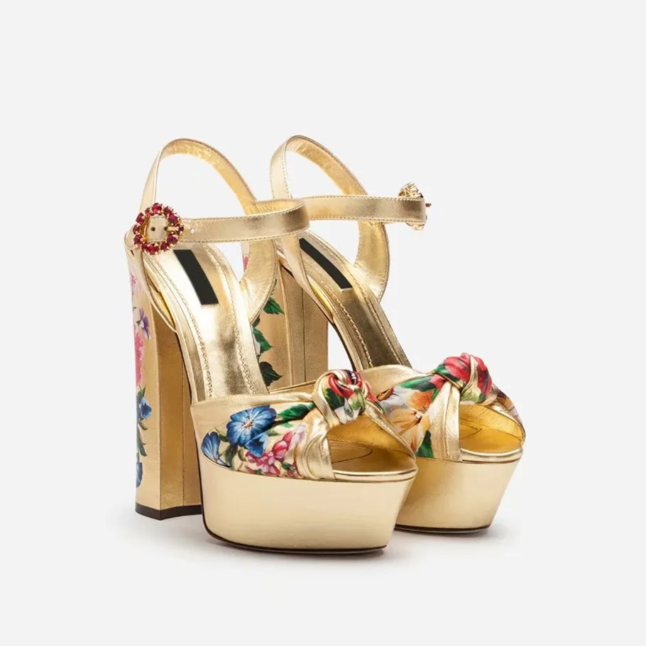 Босоножки на платформе на высоком каблуке 14 см с золотым цветочным принтом; кожаная обувь с открытым носком; галстук-бабочка; женская обувь;