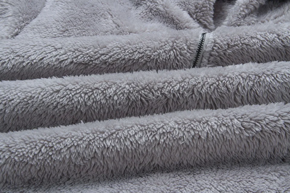 9358492664_192512939_